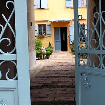 La Halte Du Temps Bed & Breakfast 4*