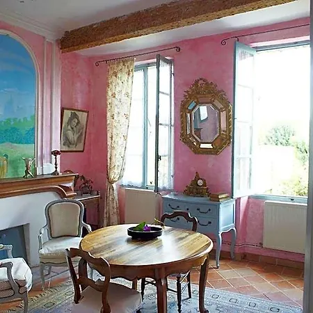 La Halte Du Temps Bed & Breakfast 4*